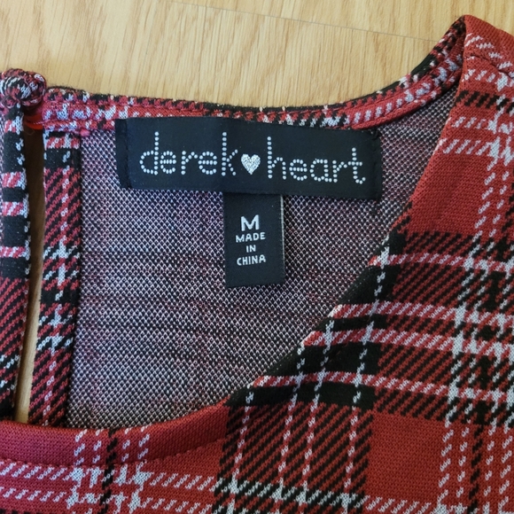Derek Heart Red Plaid Medium Mini Jumper - Picture 6 of 7